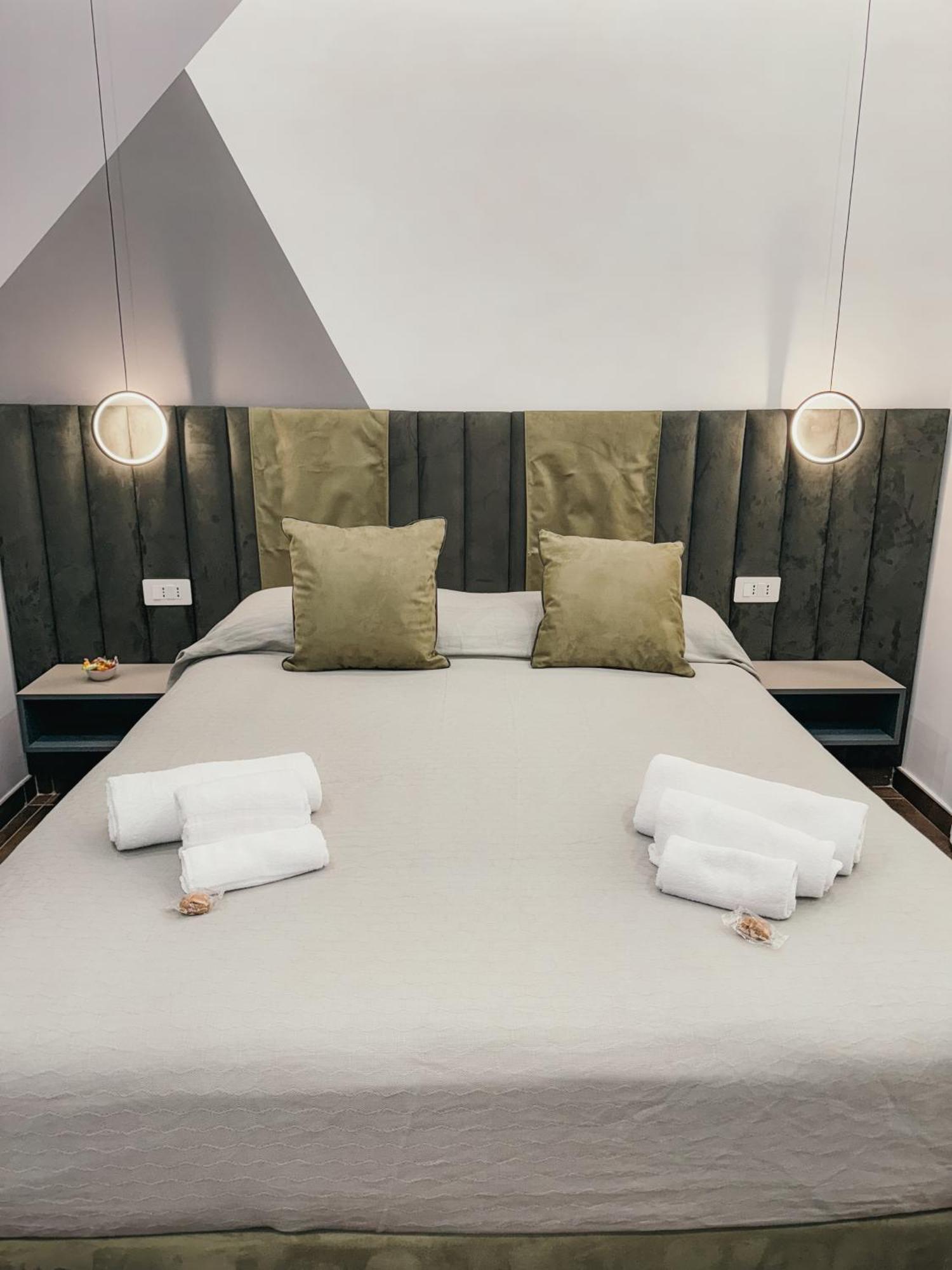 Re Lazzarone Suite Naples Luaran gambar